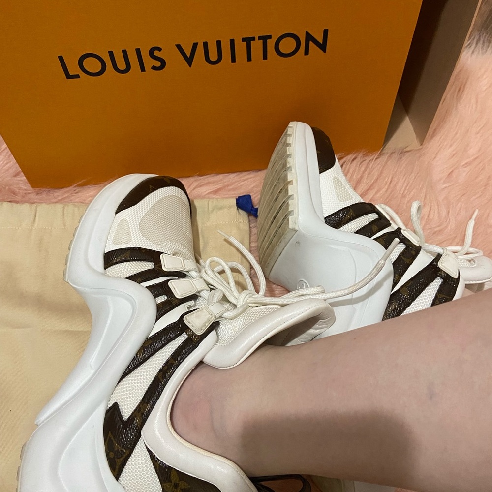 Louis Vuitton Archlight - Picture 2 of 11